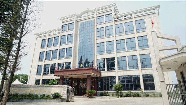 Tongxiang Zhouquan Yueqiang Plastic & Mould Factory